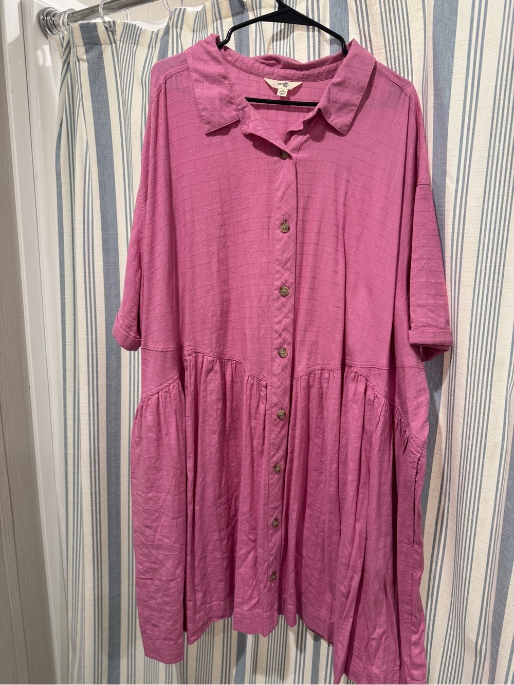 Relaxed Button-Front Midi Dress in Pink